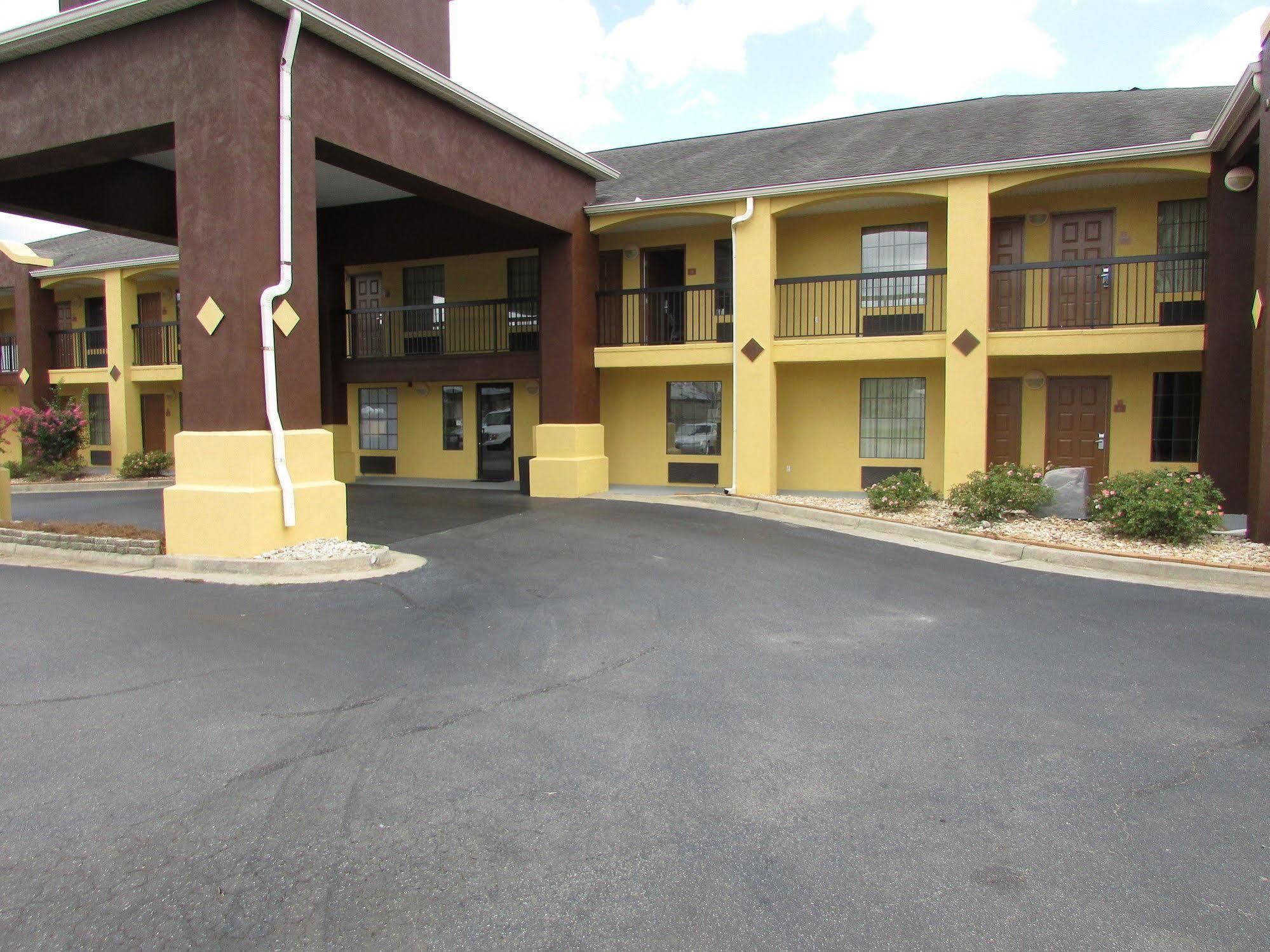 Days Inn & Suites By Wyndham Fort Valley Eksteriør bilde